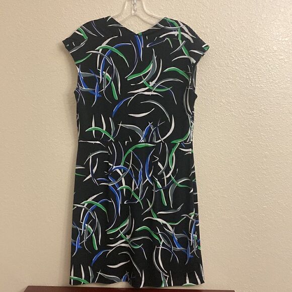 - BANANA REPUBLIC BLACK DRESS WITH BLUE, WHITE, GREEN AND GRAY DESIGNS SIZ… - Picture 4 of 4